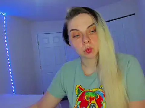 HappyIva online show from February 2025 12:36:02 AM