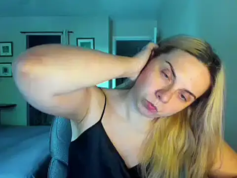 HappyIva online show from September 2025 12:34:01 AM