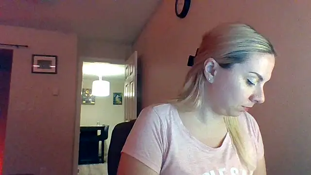 HappyIva online show from September 2025 06:48:02 AM