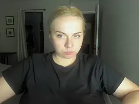 HappyIva online show from November 2025 07:47:01 AM