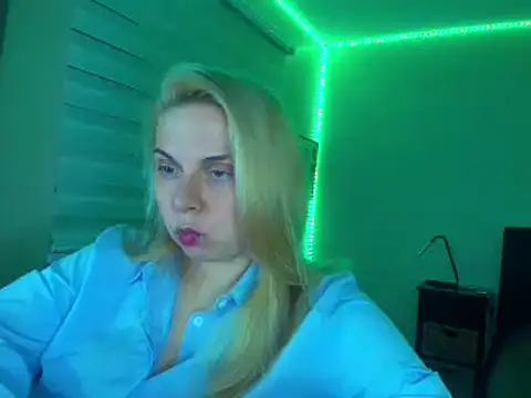 HappyIva online show from November 2025 08:37:01 AM