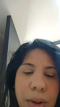 Snapshot of downsonMia chatting on June 2026 01:24:02 PM downsonMia online show from June 2026 01:24:02 PM