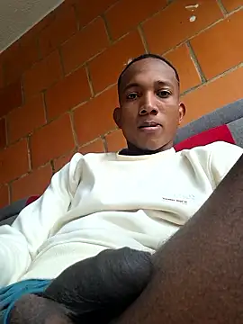 EmiroAndr3S online show from January 2026 08:12:01 PM