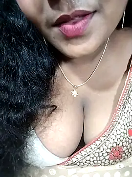 YERY HOT online show from October 2025 06:18:02 PM