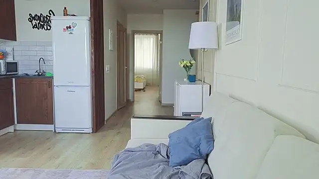 KristineEsme online show from September 2025 11:32:02 AM