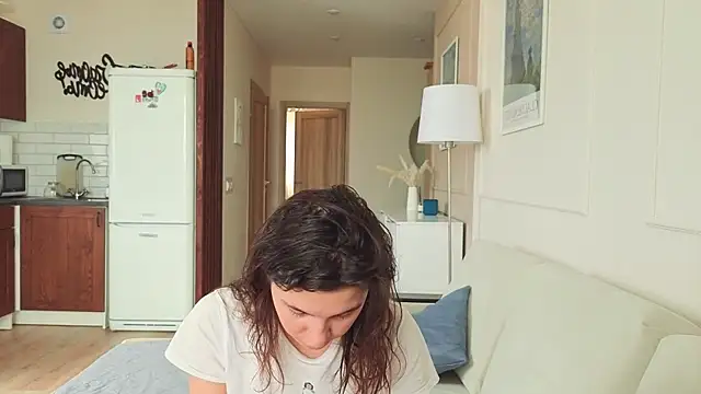 KristineEsme online show from October 2025 04:56:01 AM