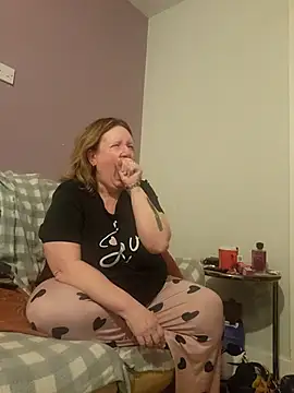 Snapshot of curvy_girl71 chatting on February 2025 07:09:01 PM curvy girl71 online show from February 2025 07:09:01 PM