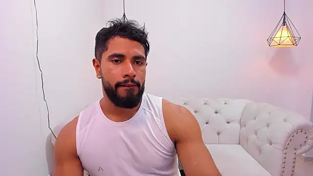 Santiago huntt online show from December 2024 04:39:02 PM