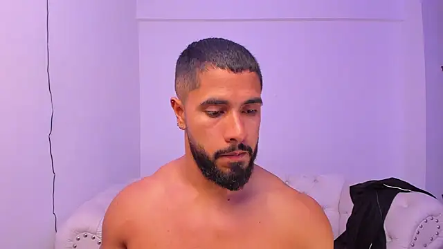 Santiago huntt online show from December 2024 11:00:01 PM