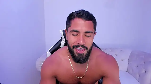 Santiago huntt online show from November 2025 09:47:01 PM