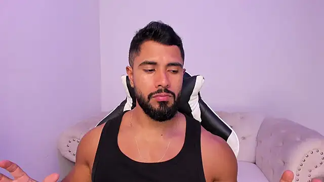 Santiago huntt online show from February 2026 07:45:01 PM