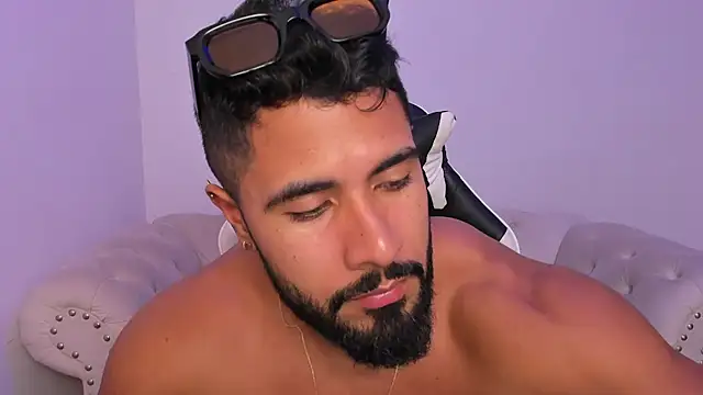 Santiago huntt online show from March 2026 08:03:01 PM