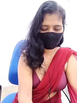 Lucky-Deepthi online show from November 2025 12:10:01 AM