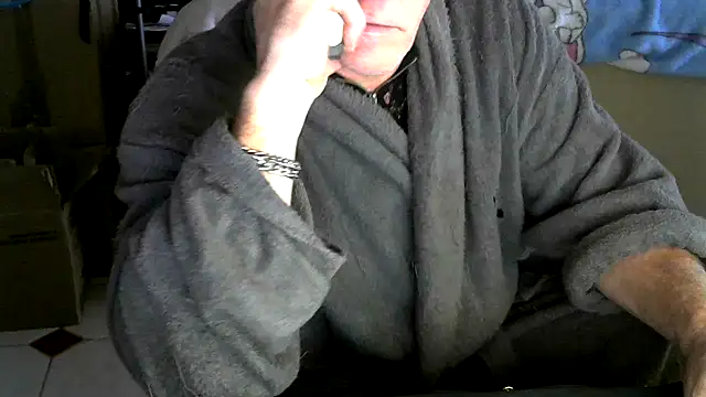 Snapshot of aigledauphin chatting on October 2025 08:21:01 AM aigledauphin online show from October 2025 08:21:01 AM