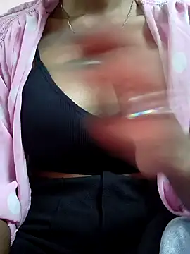 Snapshot of Barbie_183 chatting on January 2025 10:02:01 AM Barbie 183 online show from January 2025 10:02:01 AM