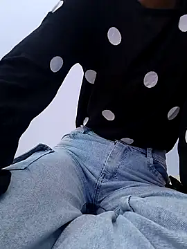 Snapshot of Barbie_183 chatting on March 2025 04:41:02 AM Barbie 183 online show from March 2025 04:41:02 AM