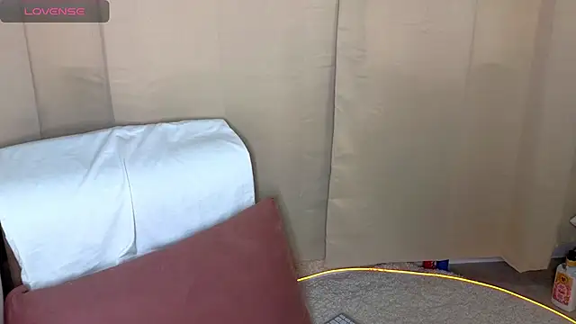 Snapshot of emilytrays chatting on March 2026 12:31:01 PM emilytrays online show from March 2026 12:31:01 PM