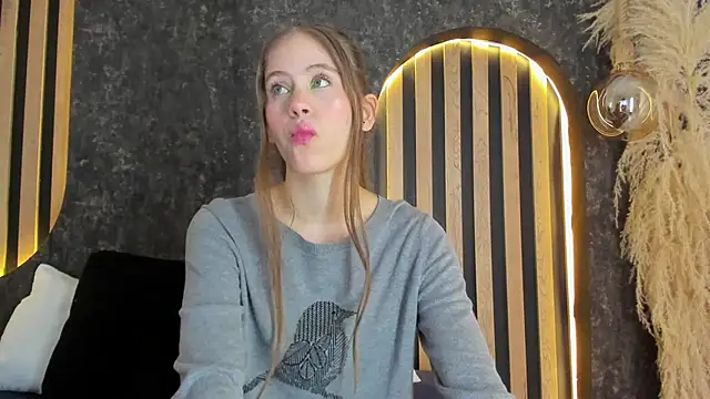 sara  jones gh online show from February 2025 07:04:01 PM