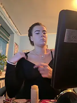 mewKate online show from December 2025 02:46:02 PM