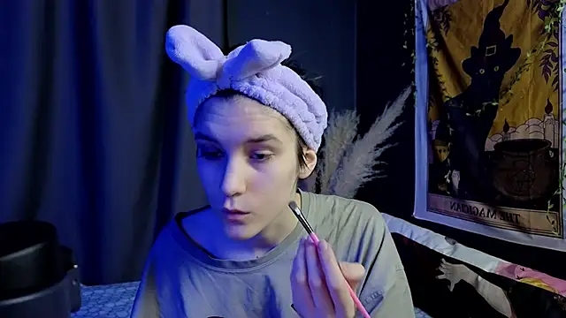 Snapshot of Hyeon_Jin chatting on February 2025 08:42:02 PM Hyeon Jin online show from February 2025 08:42:02 PM