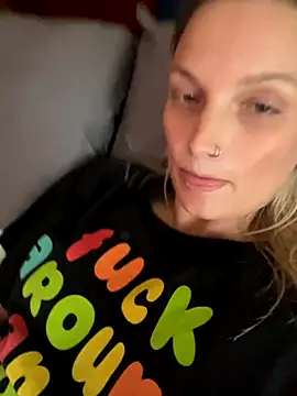 Snapshot of justpeachybaby chatting on September 2025 08:58:01 PM justpeachybaby online show from September 2025 08:58:01 PM