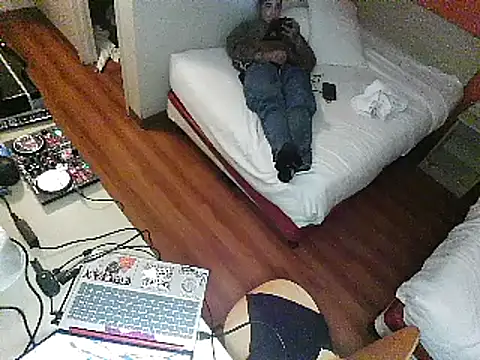 justthetip4209 online show from February 2025 06:06:01 AM