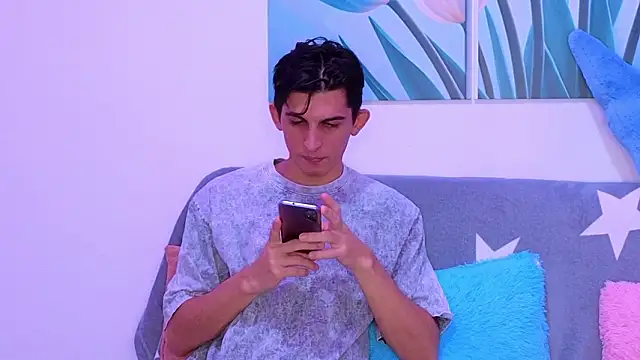 Ana and Leo online show from February 2026 01:47:01 PM