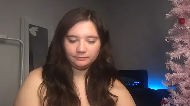 Snapshot of kylienotjenner chatting on February 2025 01:56:02 PM kylienotjenner online show from February 2025 01:56:02 PM