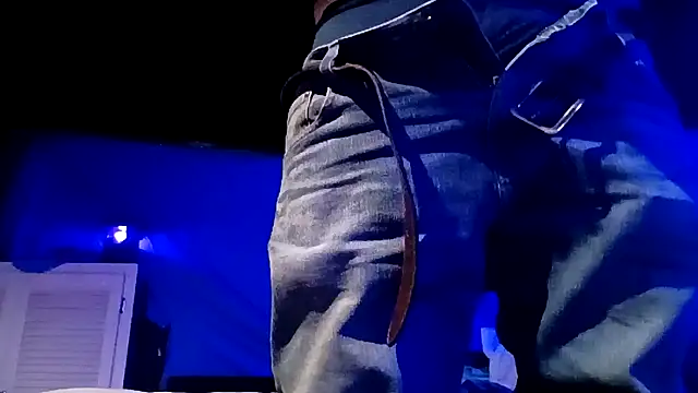 Snapshot of hesjustafriend chatting on January 2026 06:29:01 AM hesjustafriend online show from January 2026 06:29:01 AM