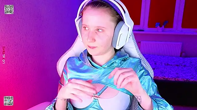 mon lola online show from April 2026 05:03:01 PM