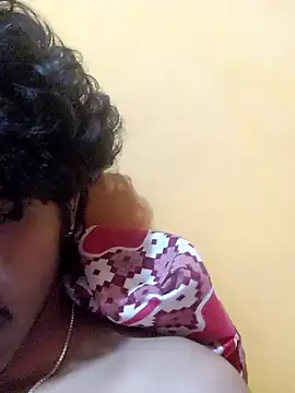 Snapshot of CosmicEmuu chatting on January 2025 05:35:02 PM CosmicEmuu online show from January 2025 05:35:02 PM