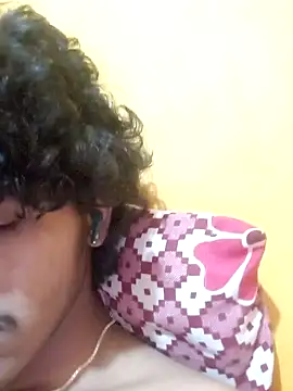 Snapshot of CosmicEmuu chatting on February 2025 06:17:02 PM CosmicEmuu online show from February 2025 06:17:02 PM