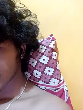 Snapshot of CosmicEmuu chatting on February 2025 07:58:01 PM CosmicEmuu online show from February 2025 07:58:01 PM