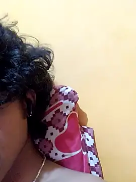 Snapshot of CosmicEmuu chatting on March 2025 06:50:01 PM CosmicEmuu online show from March 2025 06:50:01 PM