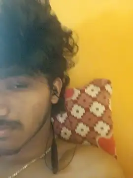 Snapshot of CosmicEmuu chatting on November 2025 10:54:02 AM CosmicEmuu online show from November 2025 10:54:02 AM