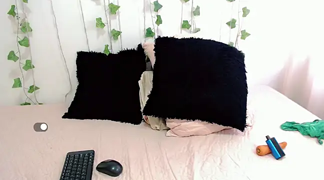 Snapshot of mia_grey01 chatting on January 2025 02:53:02 PM mia grey01 online show from January 2025 02:53:02 PM