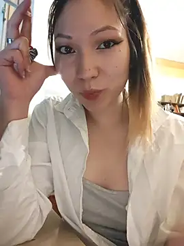 Snapshot of LoveFoxyQueen chatting on May 2026 05:07:01 PM LoveFoxyQueen online show from May 2026 05:07:01 PM