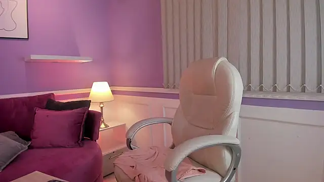 Emma Walkerr  online show from February 2025 10:08:02 PM