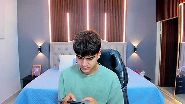 Tommy18   online show from November 2025 03:29:01 AM