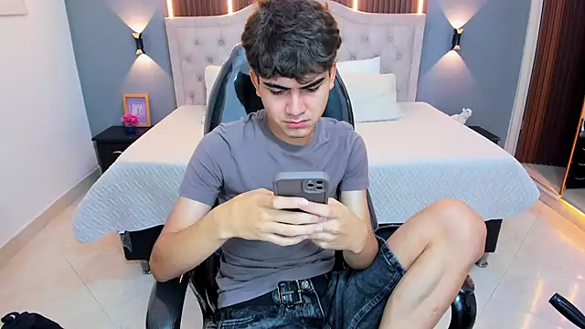 Tommy18   online show from March 2026 03:36:01 AM