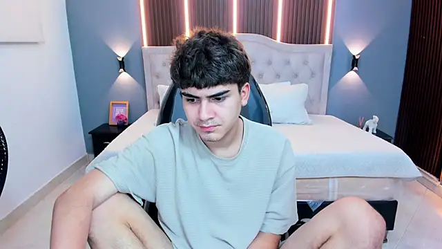Snapshot of Tommy18__ chatting on June 2026 03:34:02 AM Tommy18 online show from June 2026 03:34:02 AM