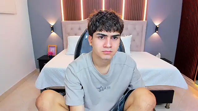 Snapshot of Tommy18__ chatting on July 2026 03:23:02 AM Tommy18 online show from July 2026 03:23:02 AM