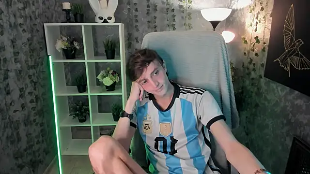 John Weasley online show from November 2025 01:11:01 PM