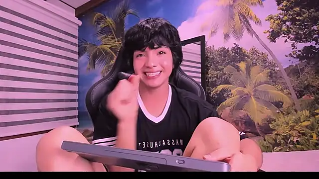 AllanYong18 online show from February 2025 05:47:02 AM