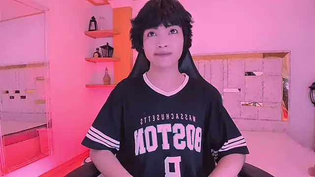 AllanYong18 online show from March 2025 02:46:02 AM