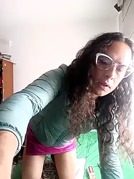 JaquiDi online show from April 2026 05:30:01 PM