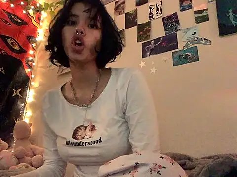 Snapshot of Rubyred2369 chatting on January 2025 12:20:01 AM Rubyred2369 online show from January 2025 12:20:01 AM