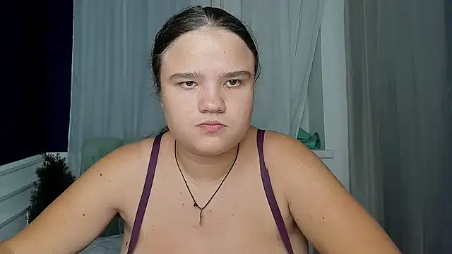 AdeleCruz online show from September 2025 12:10:01 PM