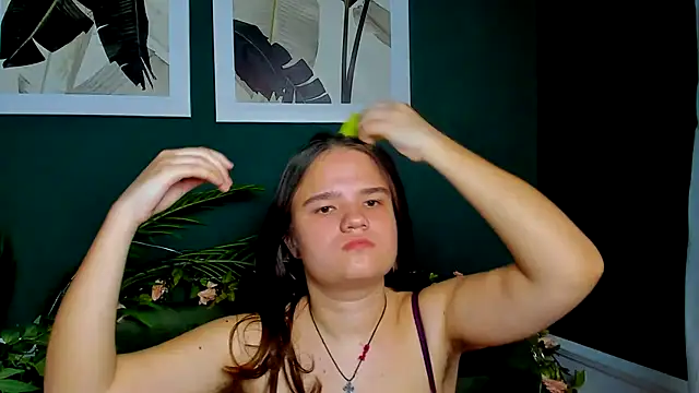 AdeleCruz online show from April 2026 12:02:01 PM