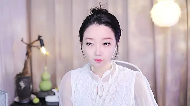 Snapshot of Zoe-99 chatting on November 2025 04:07:02 PM Zoe-99 online show from November 2025 04:07:02 PM